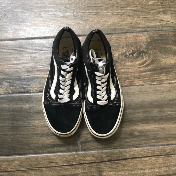 skater vans black